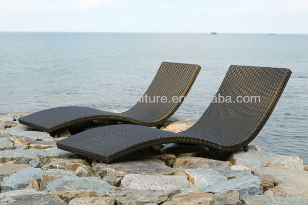 Chaises de piscine extérieure pour hôtels, fauteuils en aluminium moderne résistant à l'eau et rotin de 3 à 5 ans