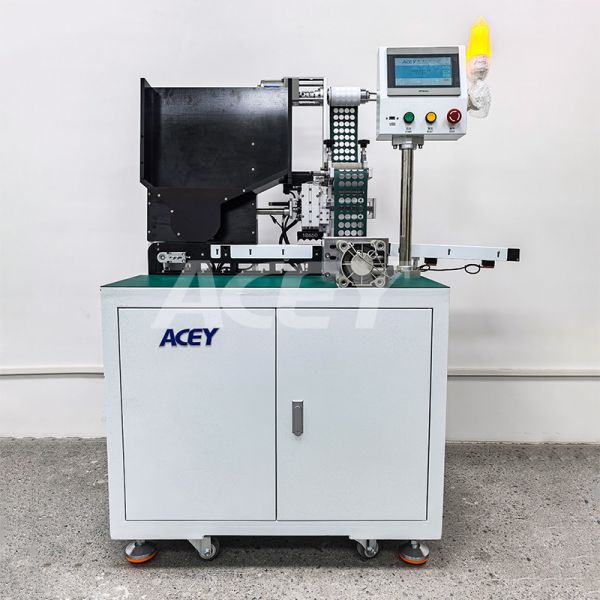 Automatic Lithium Battery Insulation Paper Sticking Machine for 18650 21700 26650 32700