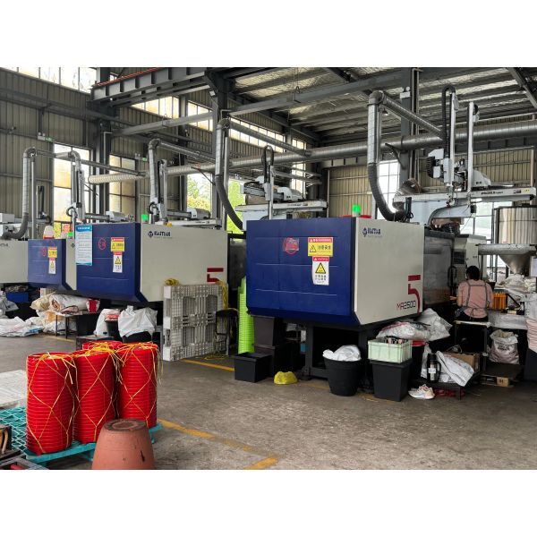 Poultry Farming Equipment Plastic Poultry Feeders and Drinkers for Sale Best Price Given Water Drinker for Poultry