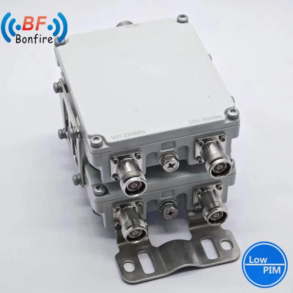 VHF Triplexer RF Diplexer RF Combiner 1710-1880 1920-2170 2300-2400 2500-2700MHz DAB 210-260 MHz SMA Connector