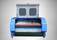Máquina de gravação a laser CO2 de alimentação automática e rolamento para tecido e couro