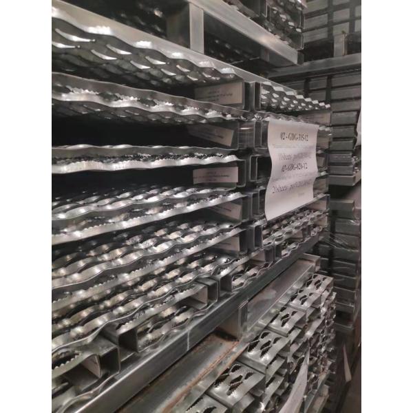 Planche de passerelle antidérapante en acier galvanisé à trous en losange