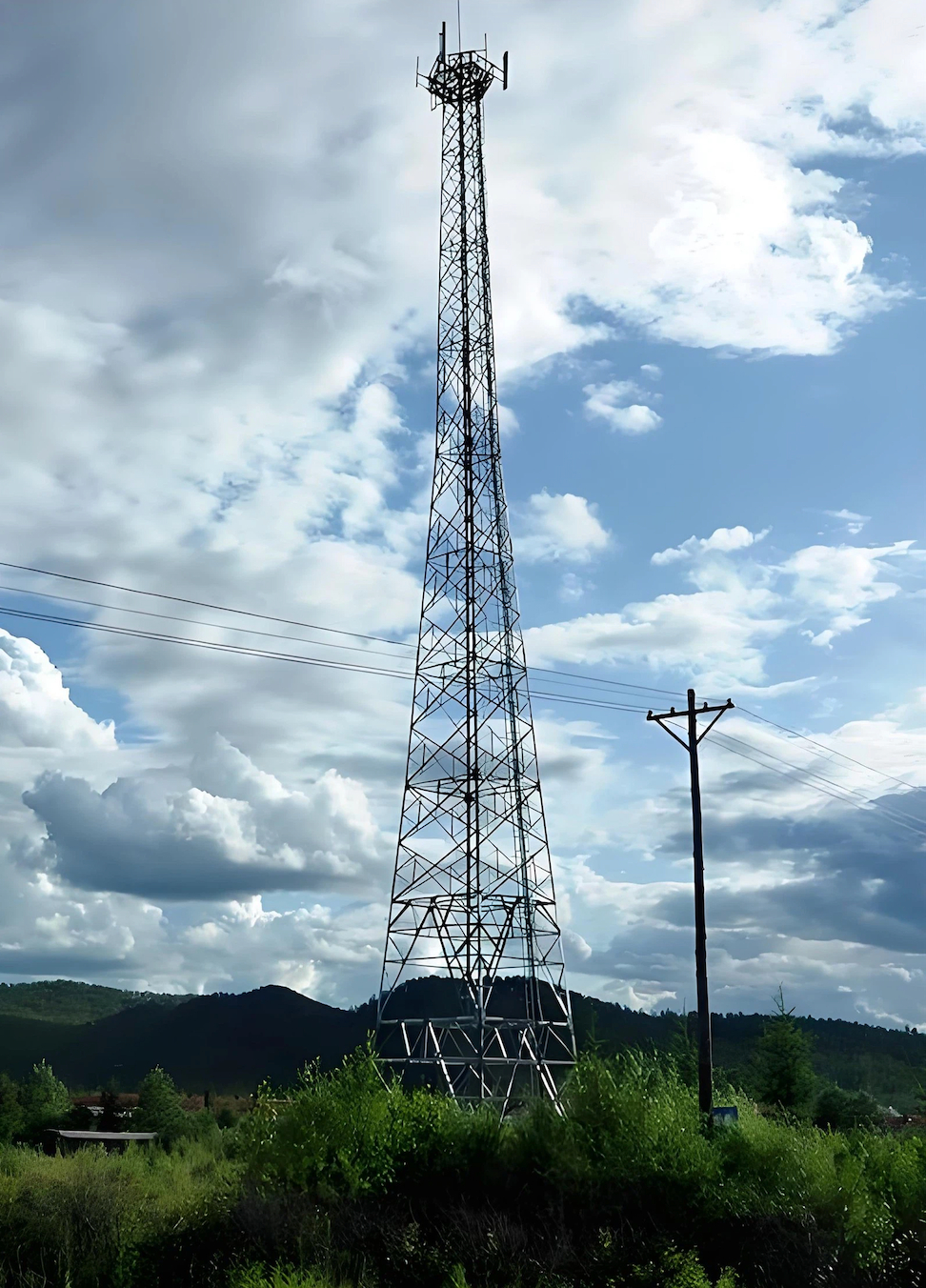 Highly Sophisticated Wireless Cell Tower 30M 35M 45M 60M 76M Height Customized Tower