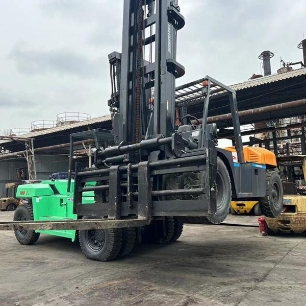 Used FD160 Mitsubishi Forklift Trucks Diesel 16 Ton Forklift With Automatic Pallet Truck