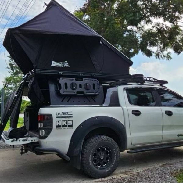 OEM Roof Top Tent Camping Aluminum Hard Shell 3-4 Person Triangle Camping Rooftop Tent Aluminum Top Roof Tent