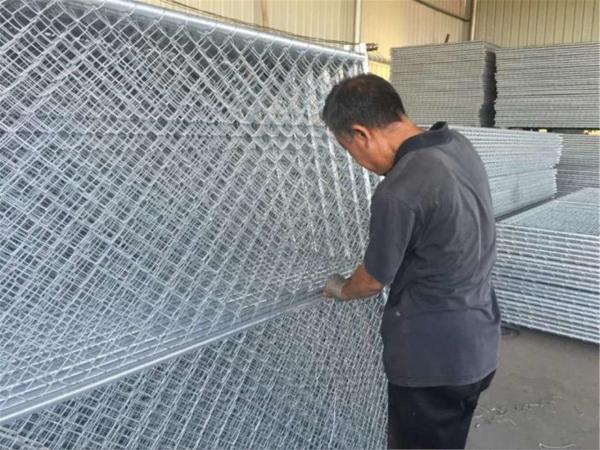 chain link temporary construction fence panels 6FT X 10F Mesh 2 3/8  x 2 3/8 ( 60mm x 60mm ) x 12 gauge wire