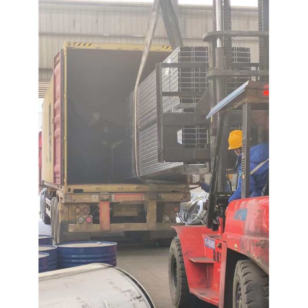 Hot Dipped Galvanized Metal Building Purlin with Customized Length and 195/235/355 Steel Type for Structural Support