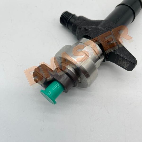 095000-6170 Denso Diesel Injector For 4JJ1 Engine With Steel Material Construction