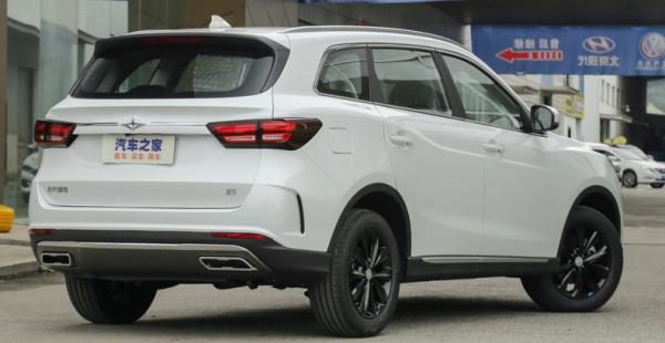 Fast And Affordable Gasoline SUV BAIC X5 Five Doors Five/Seven Seats 156 Horsepower