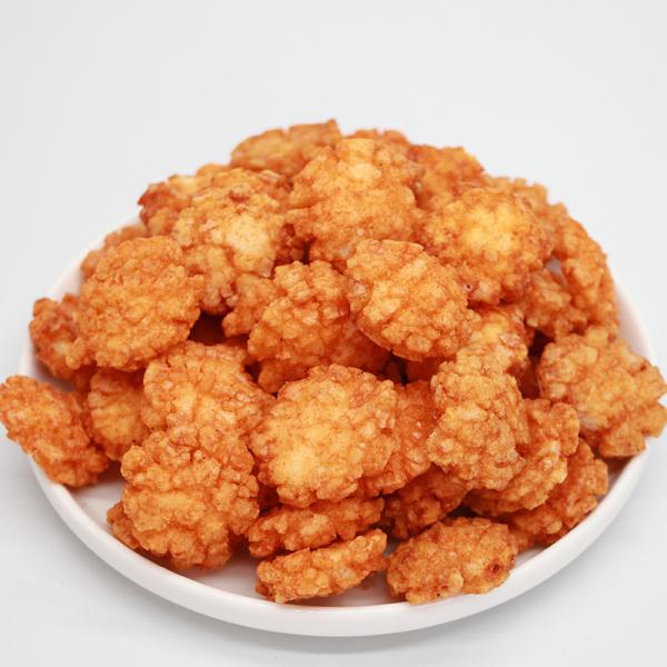 Bocado japonés tradicional delicioso de las pequeñas Senbei galletas del arroz de BRC