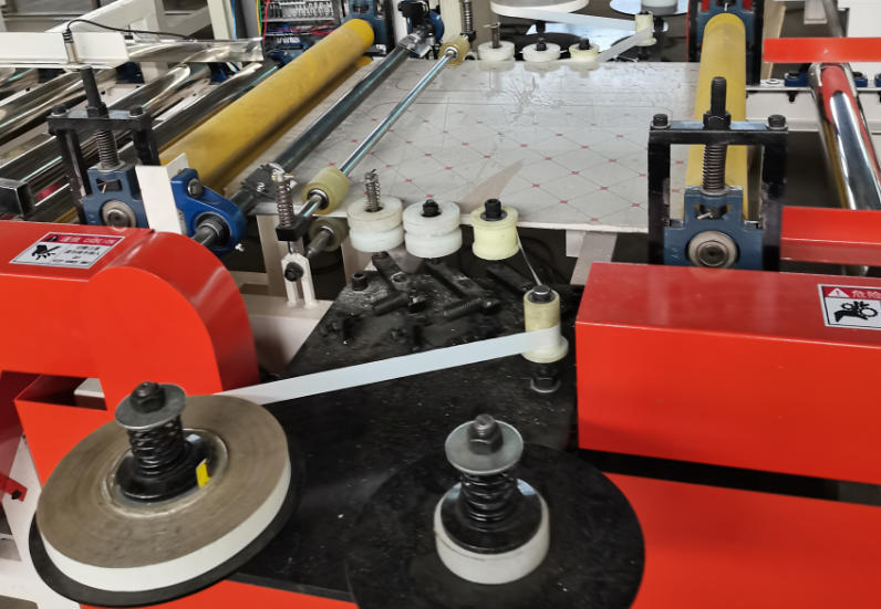 Wrapping BOPP PVC Edge Tape Single Sided Self Adhesive 1000m/Roll For Gypsum Board Edge Sealing