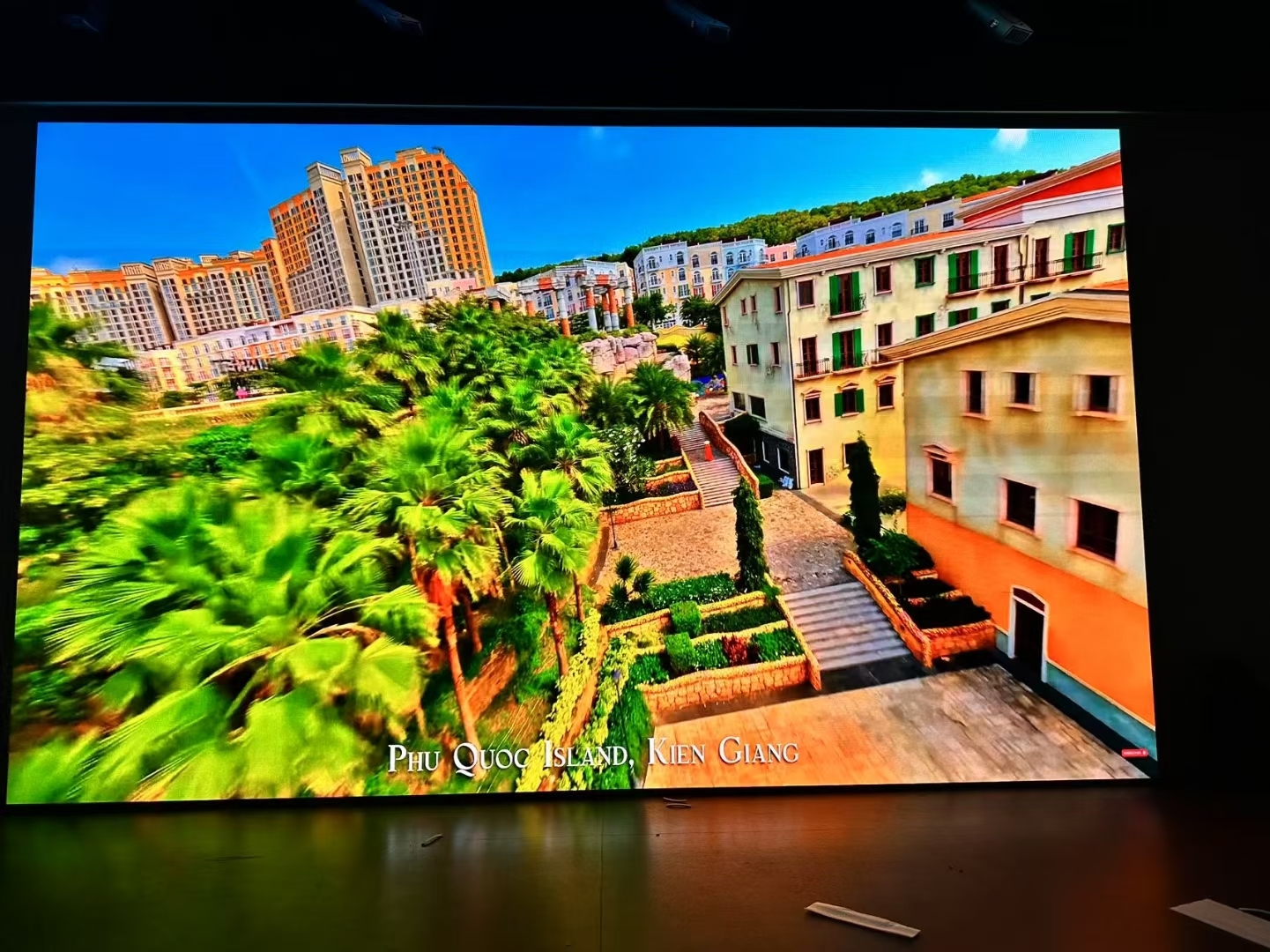 P0.93 COB LED Screen Video Wall Display Panels For Boardroom Conference Room Meetings