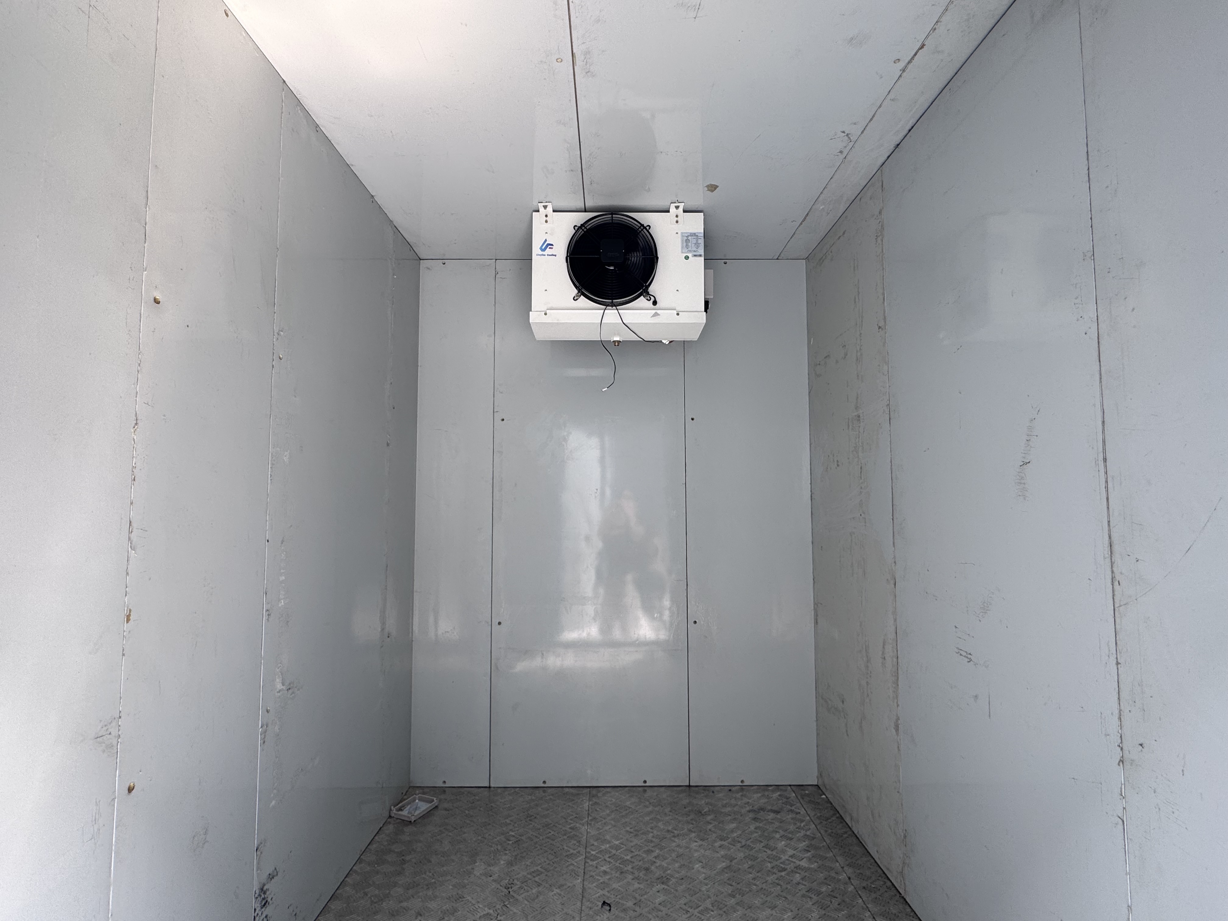 Walk in Cold Room with Energy Supply Low Operating Costs and Integrated PV System for Agricultural and Event Storage