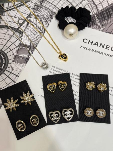 Elegant Designer Fashion Earrings Beautiful High End Stud Earrings