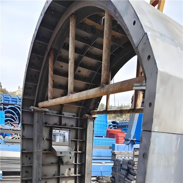 Q355B Q235B Steel Reusable Tunnel Steel Formwork with Sa2.5 Shot Blasting Derusting for Tunnel Lining