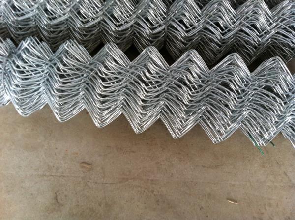 China chian wire fencing supplier ,chain wire fencing factory supply woven wire fencing high quality  4ft chain mesh fen