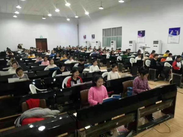 Wholesale custom digital 88 keys professional acoustic upright piano The difference between an electric piano and a pian