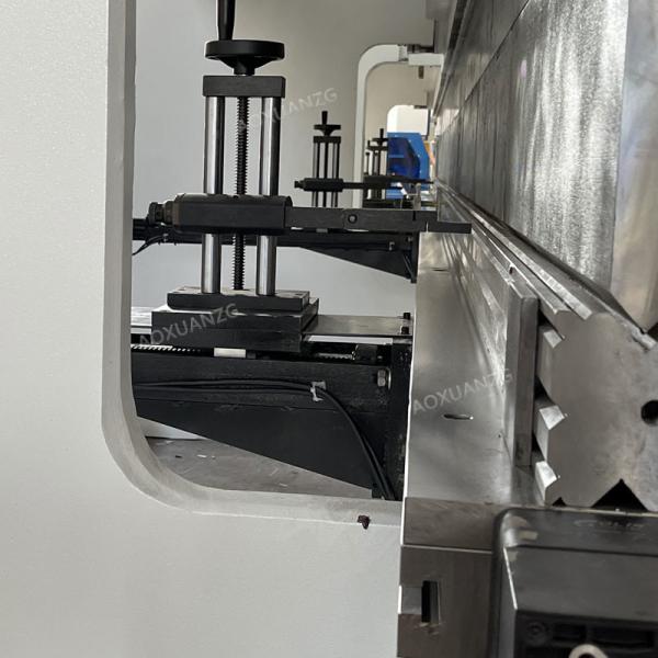 CNC Hydraulic Press Brakes With Servo Motor TP10S