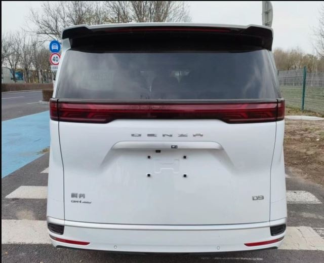 Denza D9 затыкает в гибридном двигателе 139HP 180km/H привода MPV 1.5T колеса электротранспорта 4