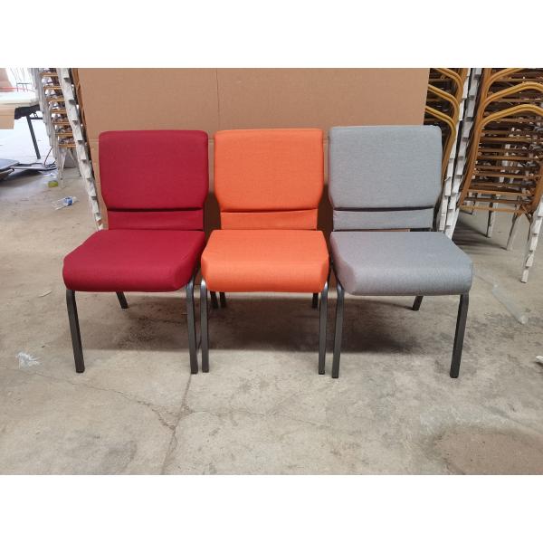 Sillones de iglesia apilados de tejido azul marino con marco de hierro