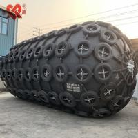 Defensas de borracha pneumática resistentes e resilientes para transferência de navio para navio