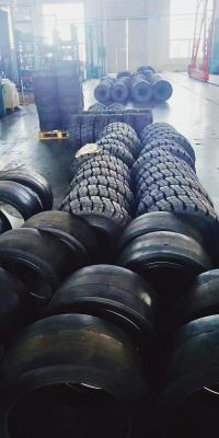 Black Pneumatic Forklift Spare Parts Rubber Wheel Web Type Solid Tyre Tear Resistance