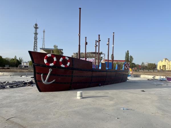 Customzied Fiberglass Vison Boat Waterparks Slide Park Equipment Factory