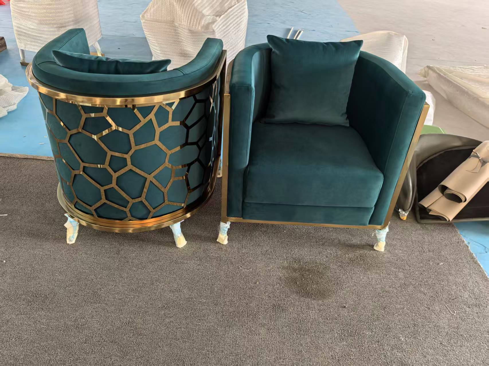 WENDING Emerald Green Velvet Honeycomb Barrel Armchair Pair – Gold Frame Hotel VIP Chair