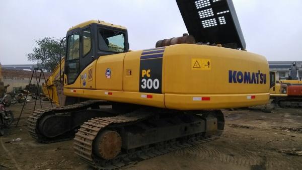 Used KOMATSU PC300-7 excavator