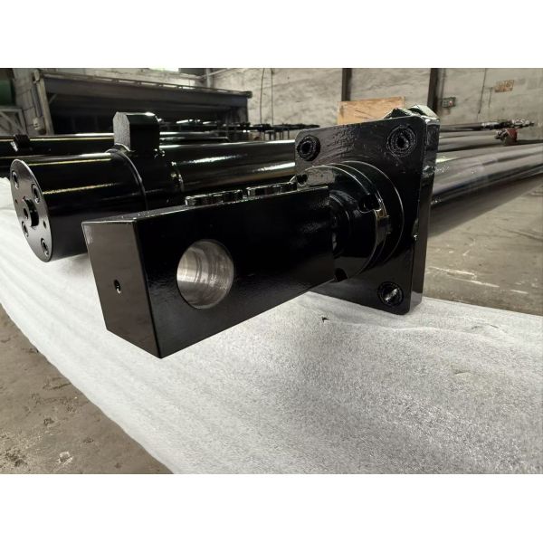 2550mm Stroke High Tonnage Telescopic Hydraulic Cylinder With Hard Chrome Plated Rod End