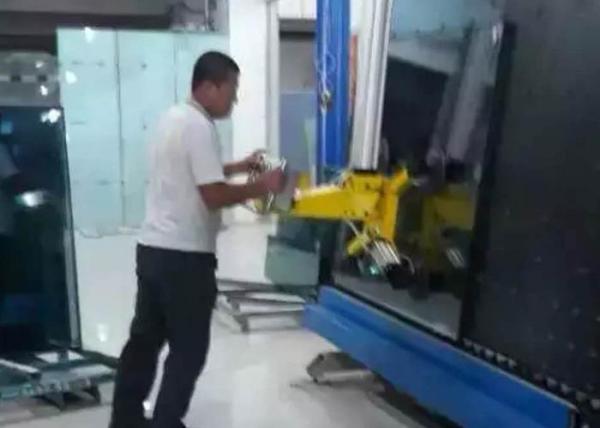 Visual Mobile Vacuum Glass Suction Lifter Full Remote Control 4 Sucker