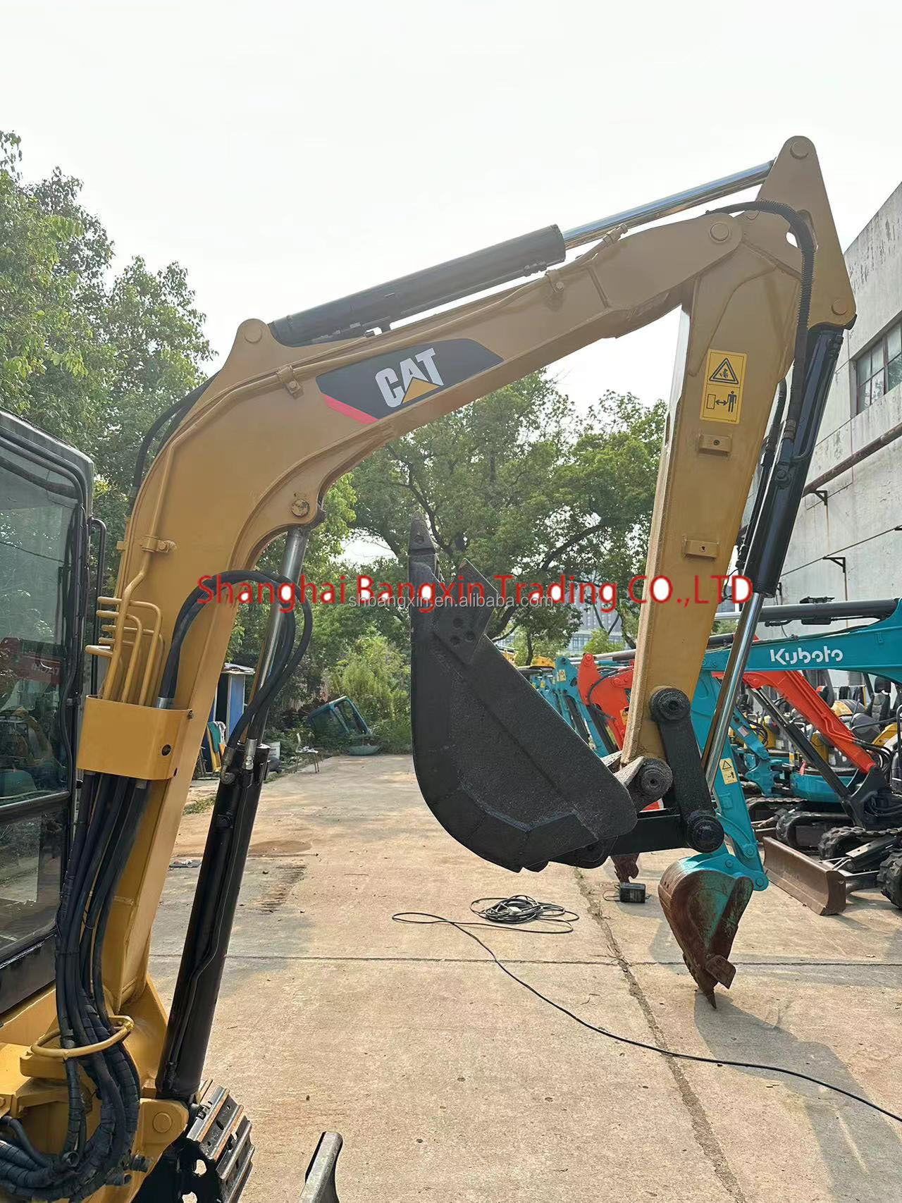 Yes You Can Inspect Small Machine Used Mini Excavator CAT 303 3000 KG Machine Weight
