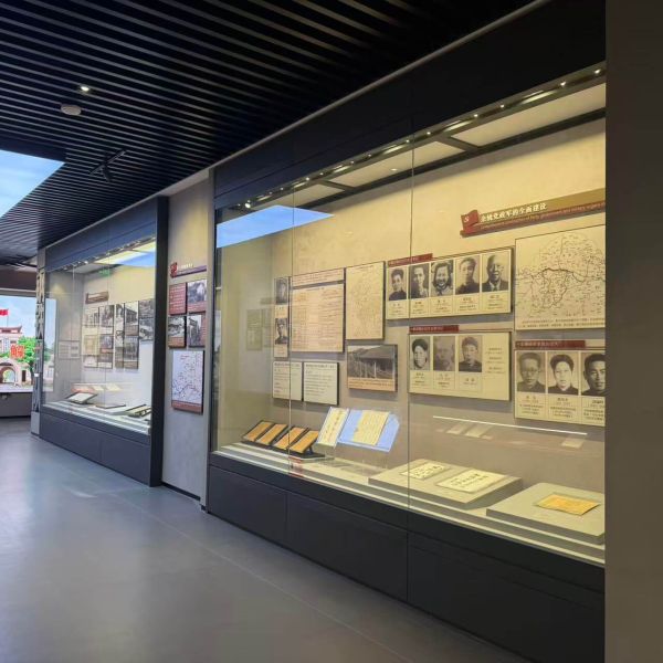 Recessed Hanging Glass Cabinet with Quick Installation Wall Mounted Display for Museums