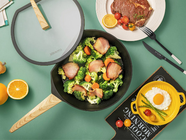 シリコーンのハンドルが付いているオーブンの安全なアルミニウム フライ パン10.25Inch