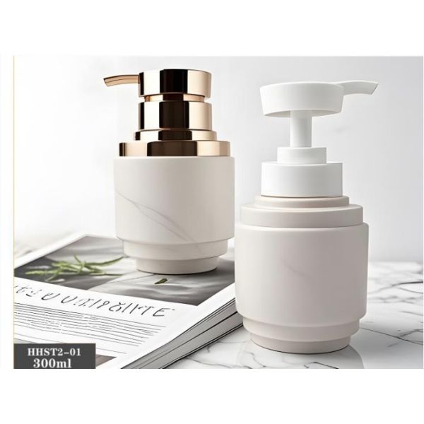 Customized Plastic Bottles 300ml PE Bottle With Pump