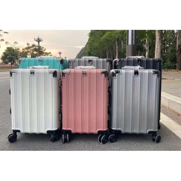 Lightweight Anti Crack Spinner 4 Wheels Hard Side Waterproof Trolley Luggage With Lock