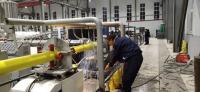 Poursuite de la machine de tuyaux isolants en PU mousseux à jaquette jaune HDPE / PP