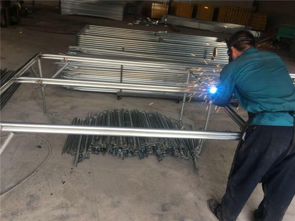 chain link temporary construction fence panels 6FT X 10F Mesh 2 3/8  x 2 3/8 ( 60mm x 60mm ) x 12 gauge wire