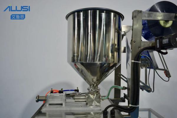 Pneumático de enchimento do saquinho líquido da água do saco e de selagem de embalagem da máquina 1000bph conduzido