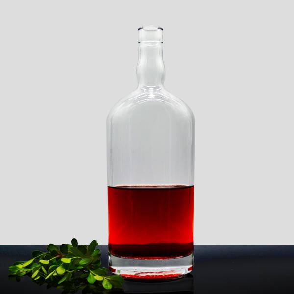 750ml Clear Glass Bottle Vodka with High Flint Glass Material and Cork Sealing Type