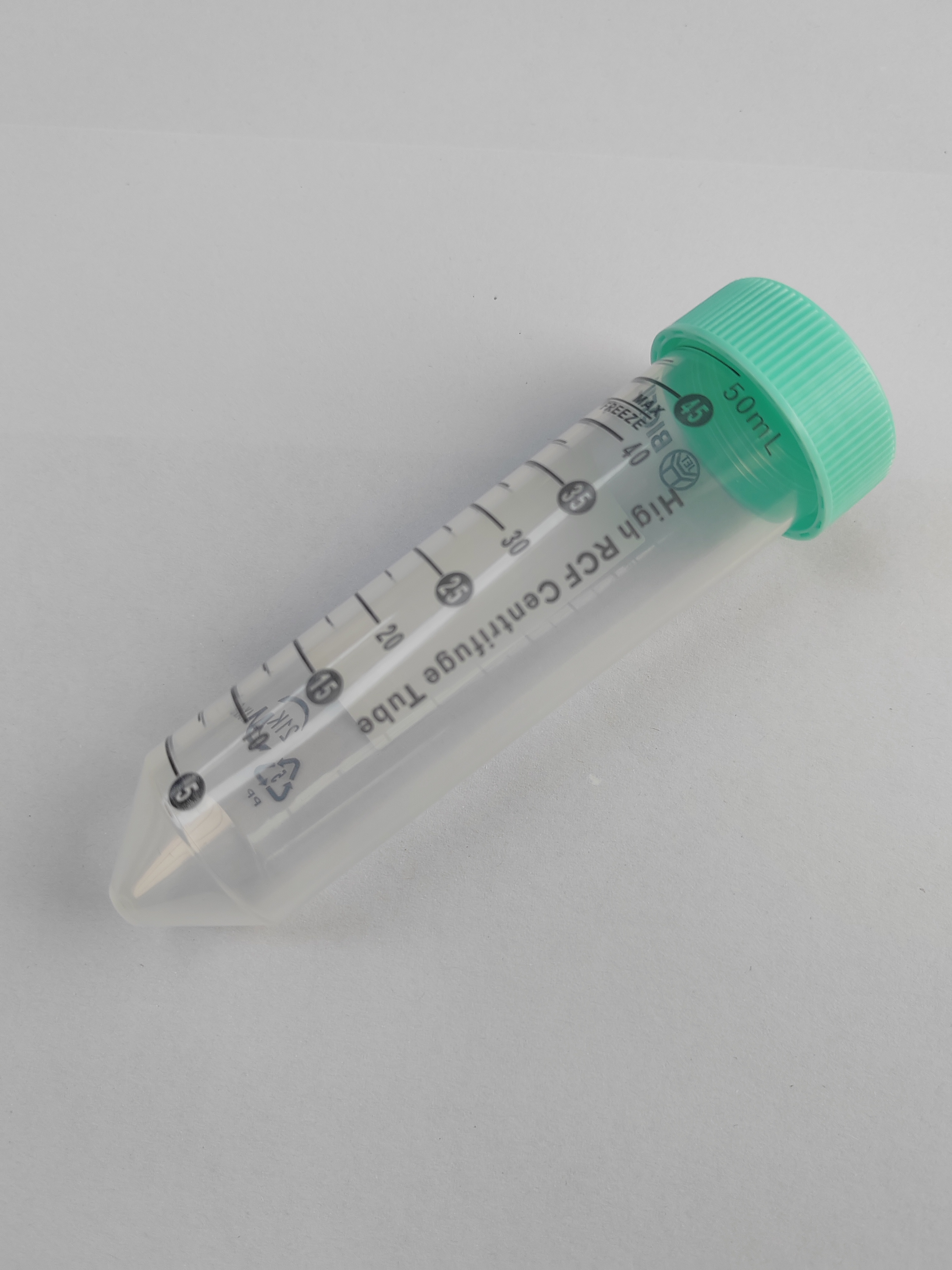 Lab Disposable Falcon Tube 15ml 50ml Pyrogen-Free Plastic Conical Centrifuge Tube with Screw Cap Made from PP Material