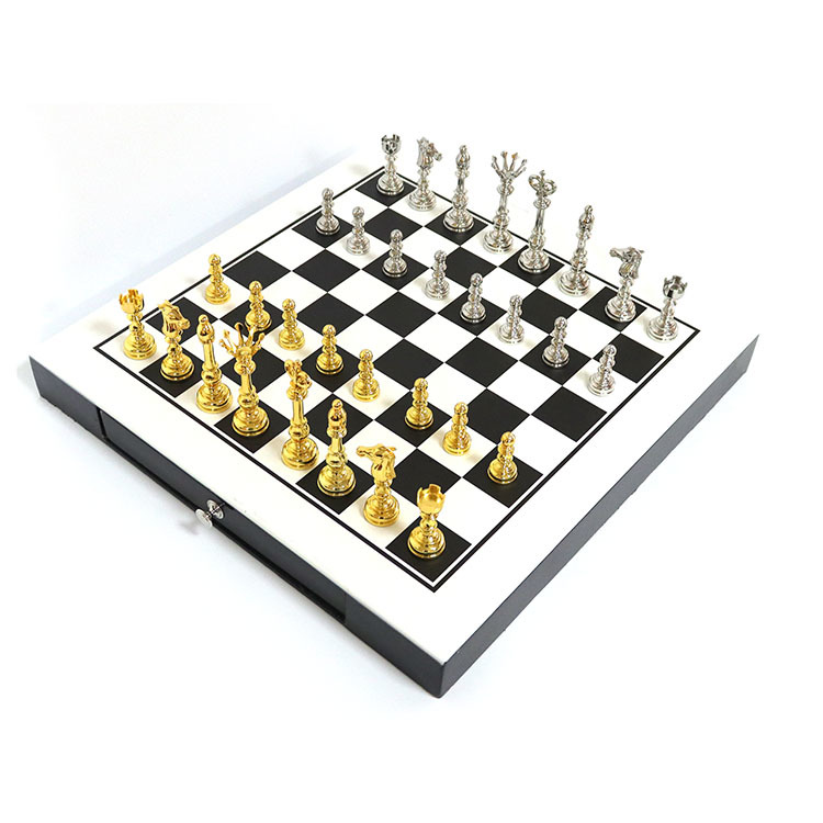 Professional Custom Zinc Alloy Metal Chess Set with Board and Customized Logo 40*40*3.5cm for Gift