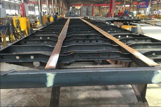 Lightweight Column Semi Trailer Trucks Deadweight 6 Tons 3 Axle 13 Meters