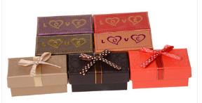 Gift box on hot sale bottom and lid packaging box carton give love surprise