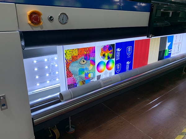 Крен принтера Cmyk УЛЬТРАФИОЛЕТОВЫЙ, который нужно свернуть с разрешением 3600dpi печатающей головки Ricoh Gen5 высоким