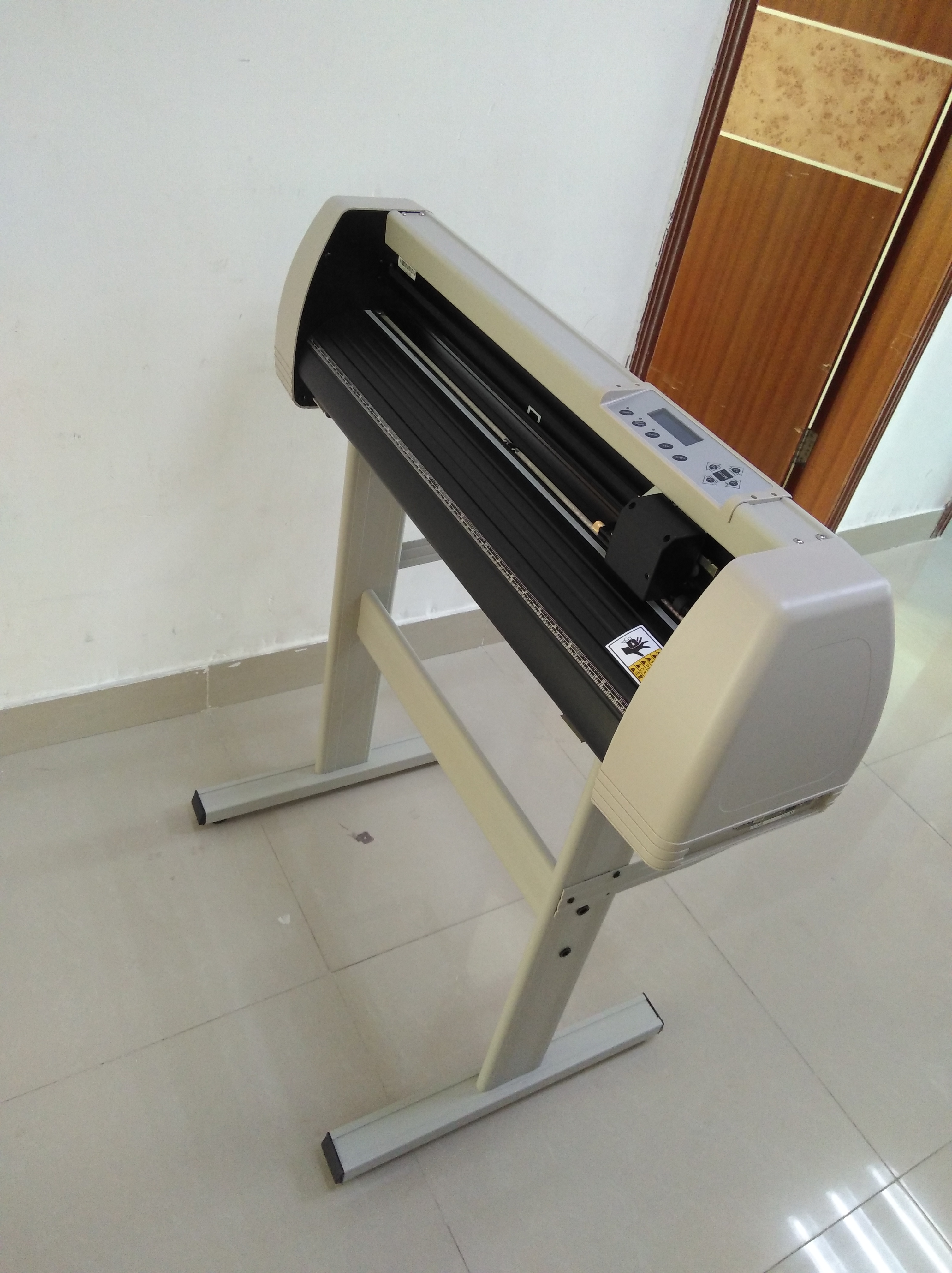 Indoor 72CM CE USB Driver Graphic Vinyl Cutting Plotter , Artcut Cutting Machine