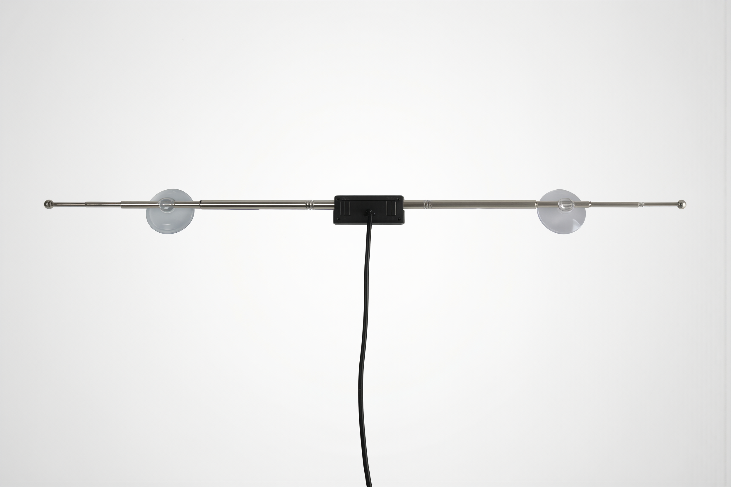 Telescopic 5 - 28dBi Car TV WiFi Antenna Linear Vertical Polarization With Sucking Disc