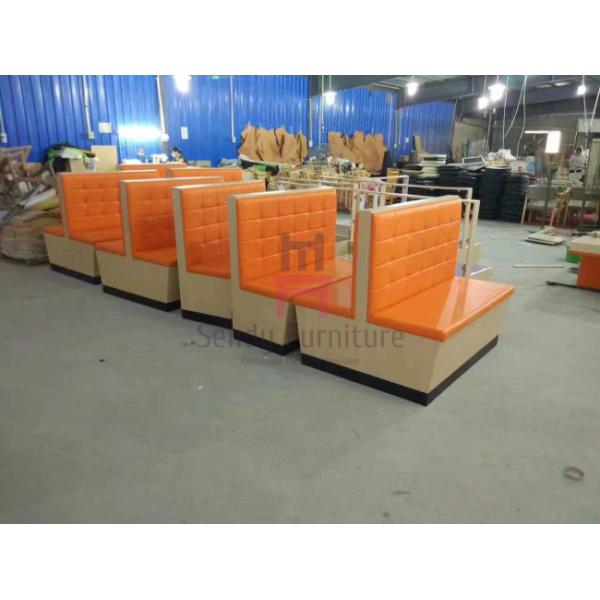 Acanalado pared de madera tapizada alto cuero 38