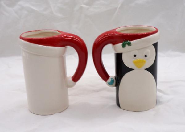 Dolomite Penguin Design 3D Ceramic Mug Hand Painted For Christmas / Winter