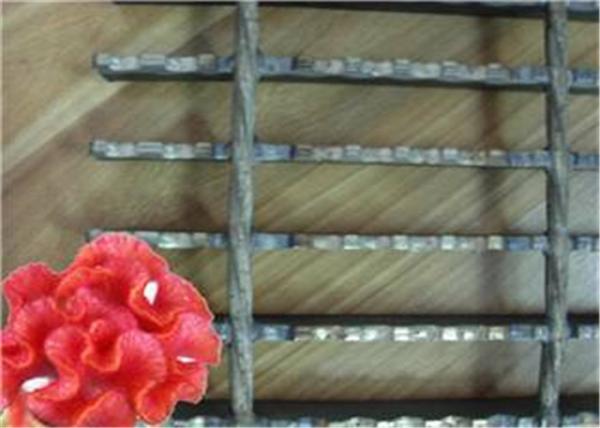 Serrated Steel Grid Mesh Flooring , Sliding Resistance Steel Platform Grating